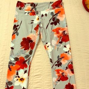 Fabletics Women’s Large Capri legging